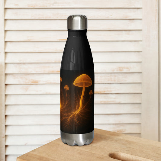 MycoFlow micélium mintás fém kulacs fa felületen, elölnézet – Gaia Design